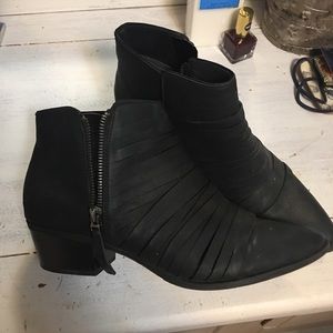 Free people size 10 black booties